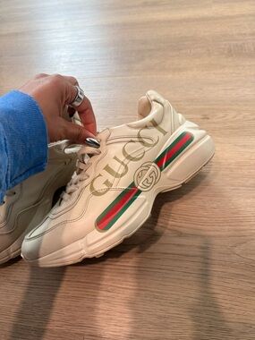 Gucci Cream Leather Logo Sneakers with Green-Red Web Stripe